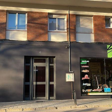 Cadillac Lujo Total Sin Pasar Por Un Hotel Cornellà de Llobregat Exterior foto